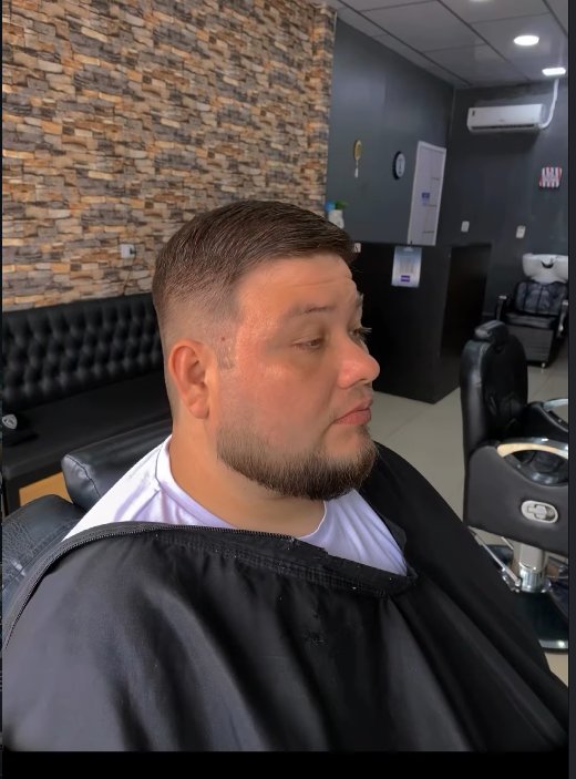 Corte com barba alinhada — Dom Antônio